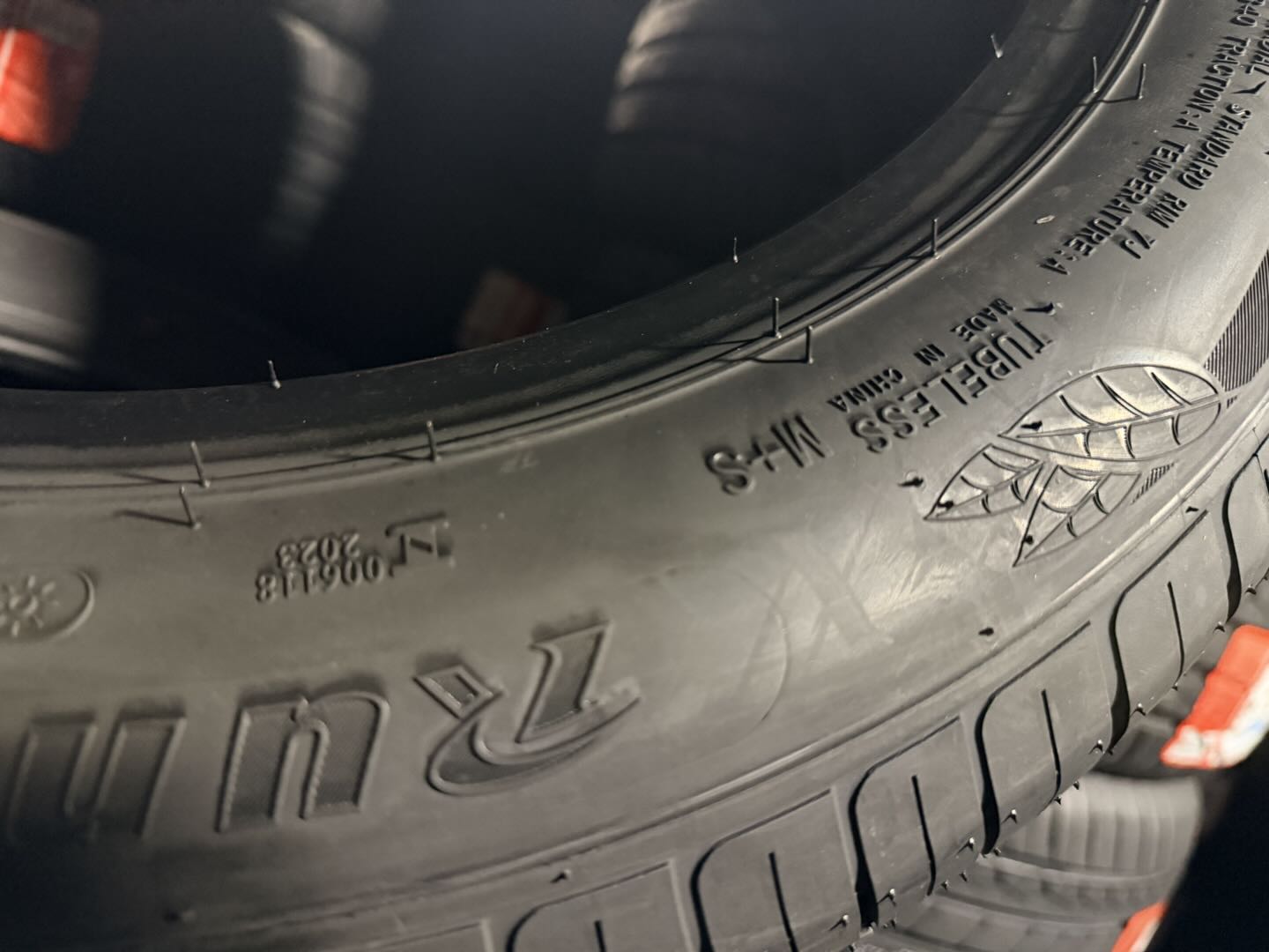 215/55zr16 97w RUNSPIRIT all season Mileking