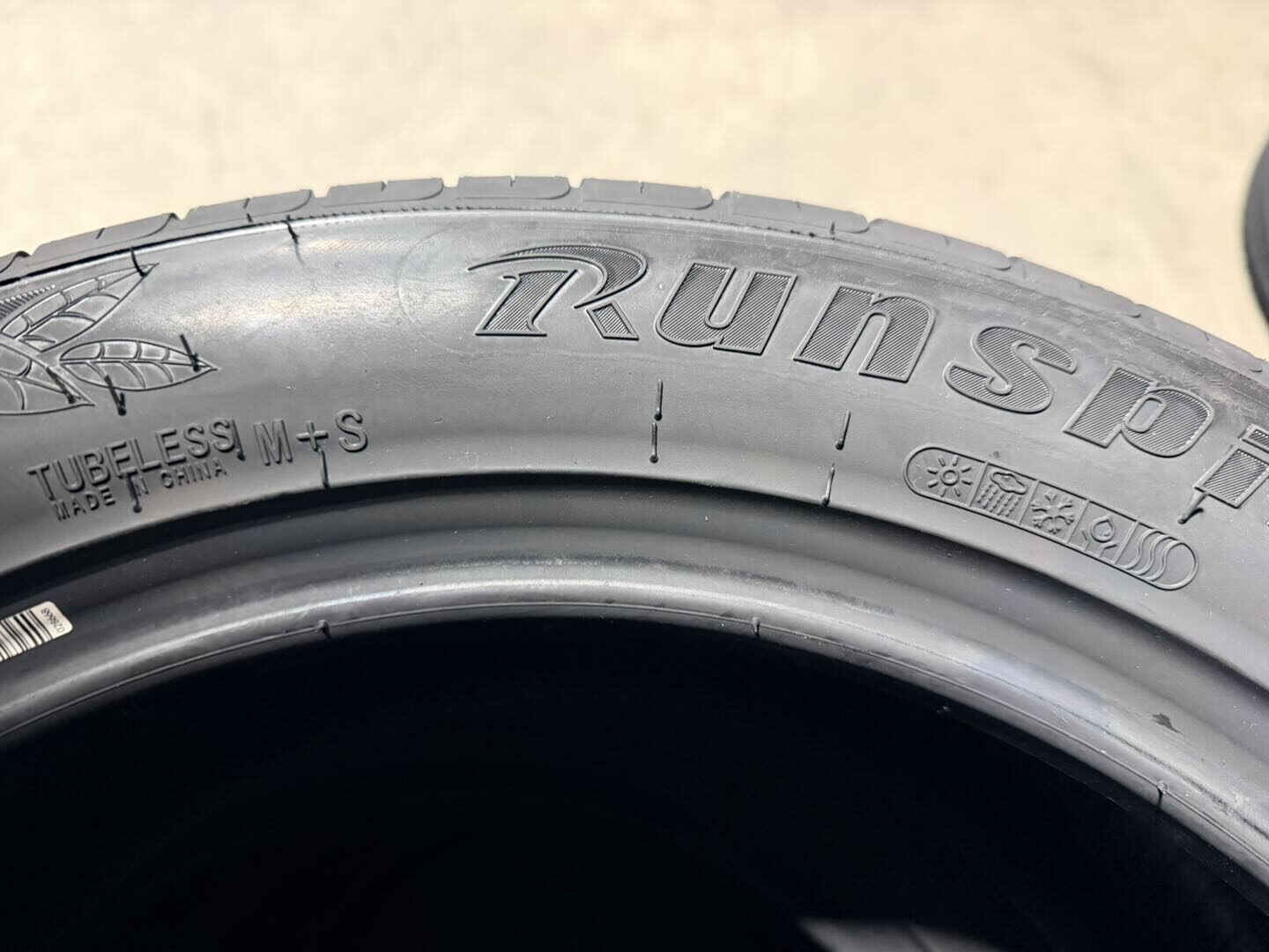 225/50zr17 98w RUNSPIRIT all season Mileking