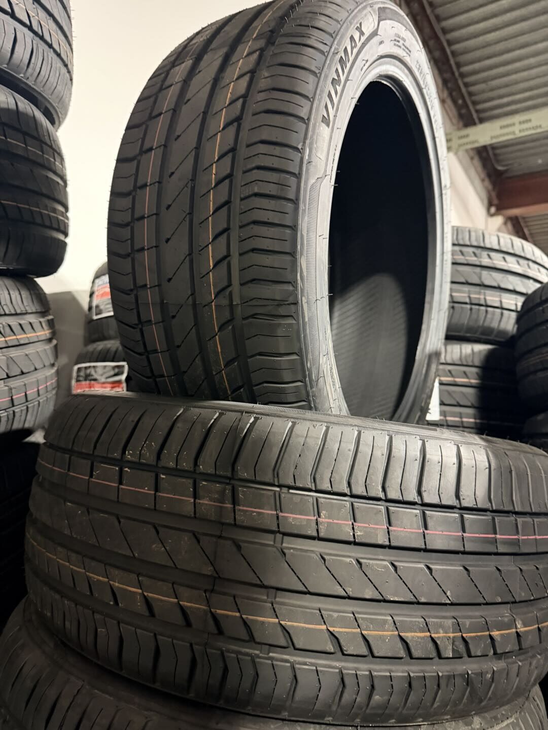 235/45zr19 99w ACTIVE V02 all season Vinmax