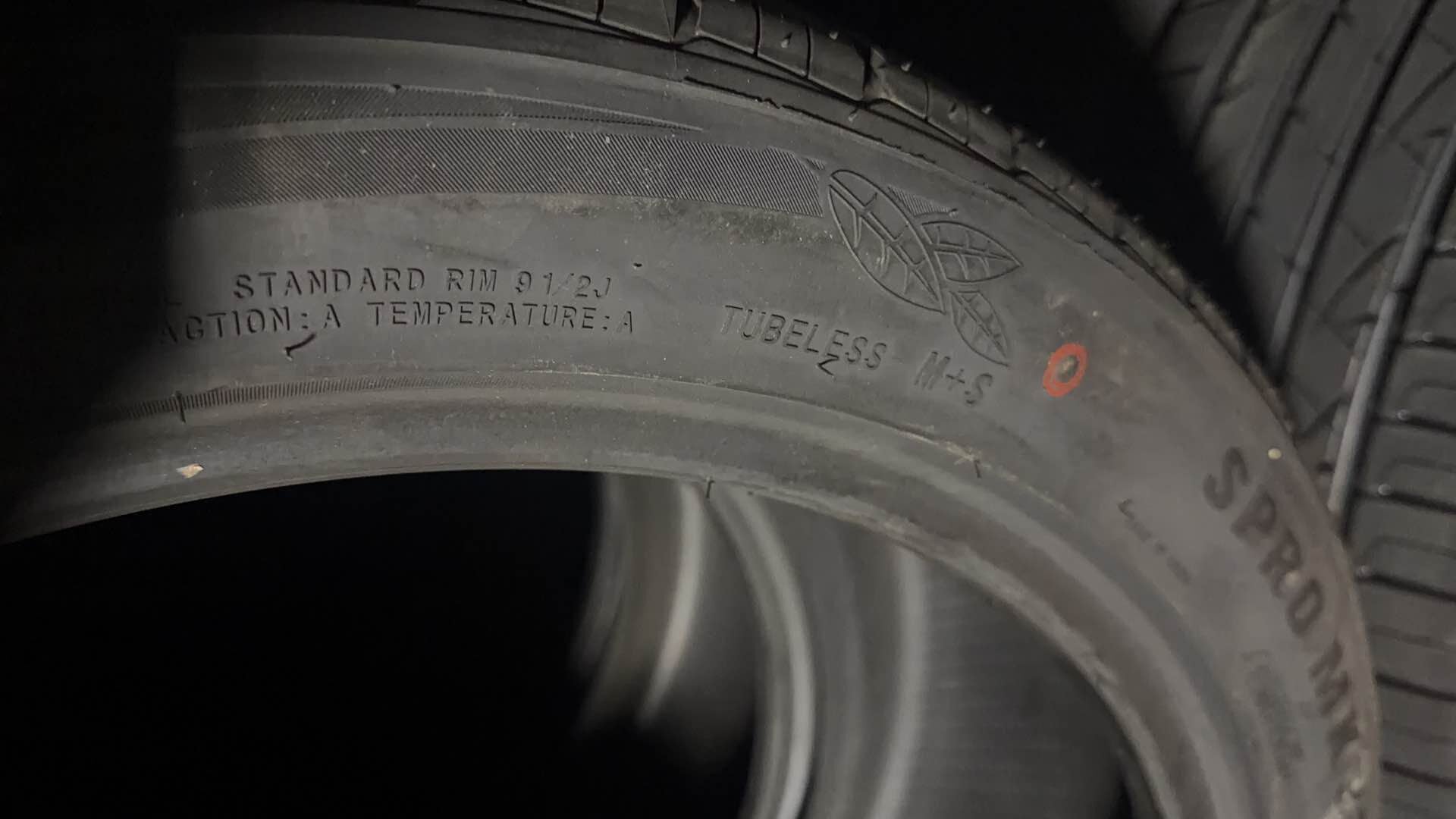 275/40zr21 107y mk937 all season Mileking