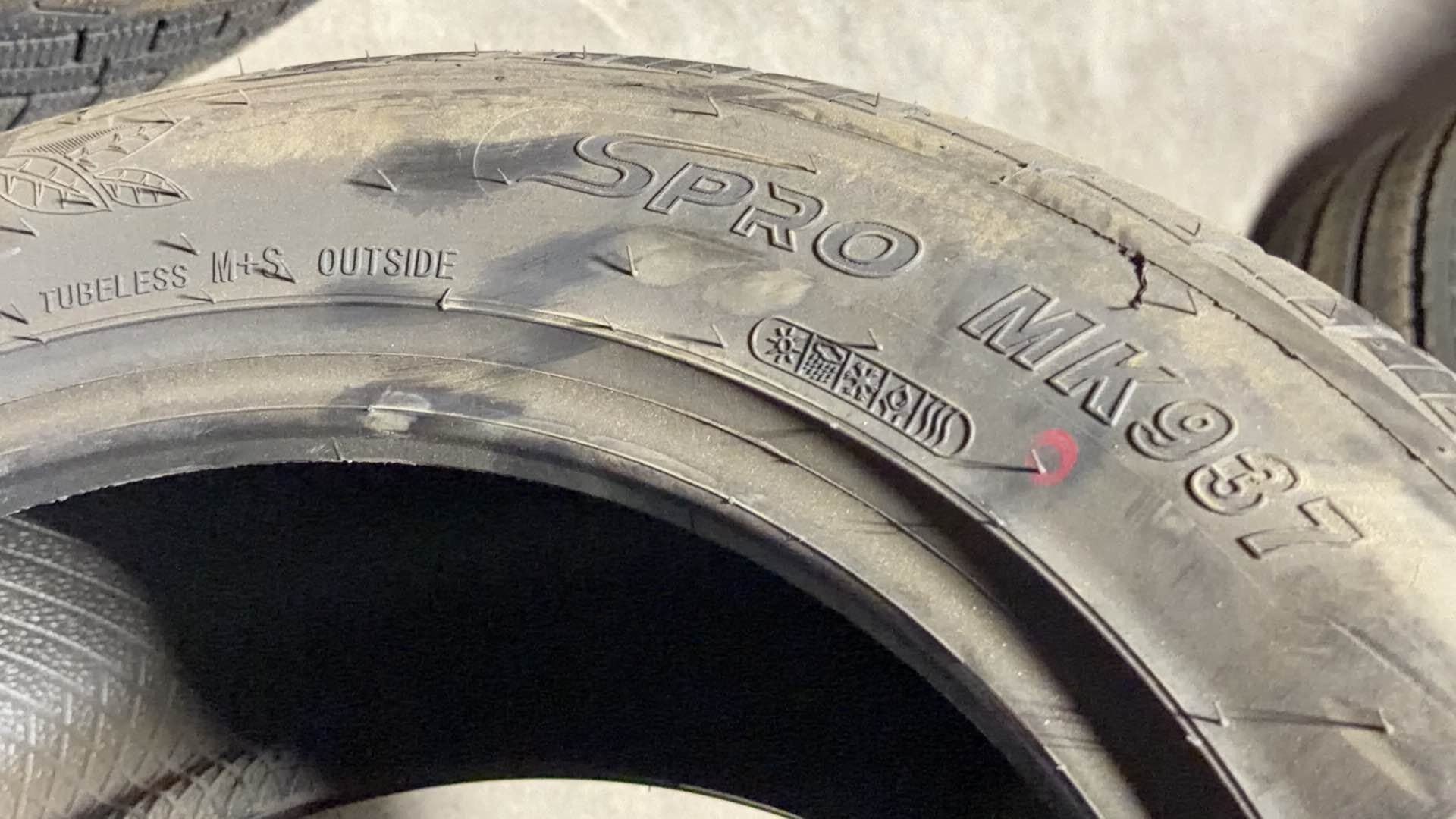 225/55r19 99v mk937 all season Mileking