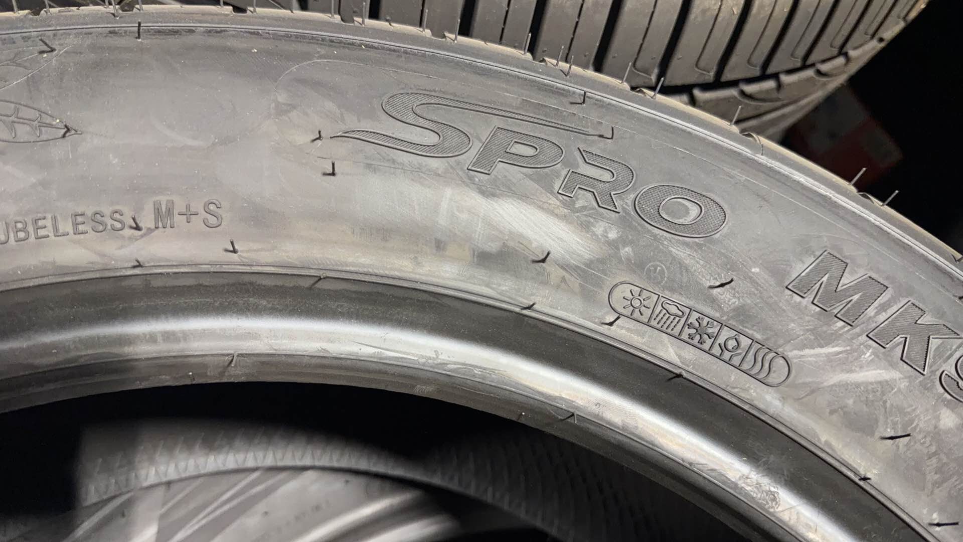 255/55r20 110v mk937 all season Mileking
