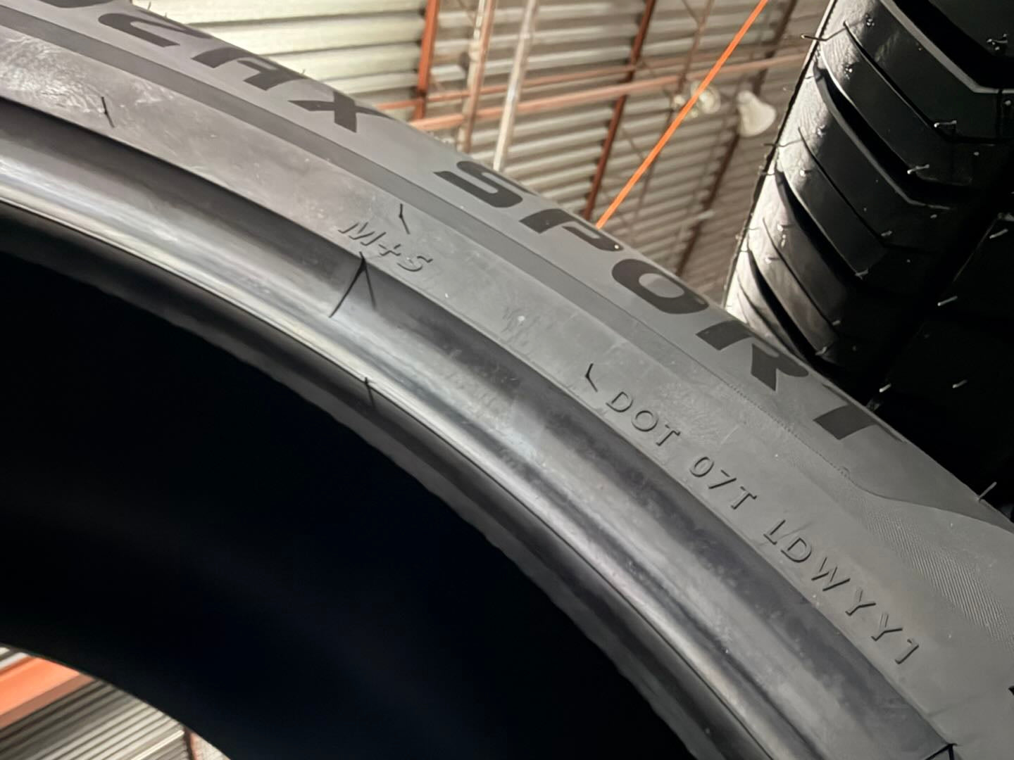 305/45zr22 118w PROZAXSPORT all season Dovroad