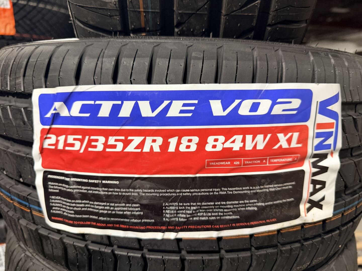 215/35zr18 84w ACTIVE V02 all season Vinmax