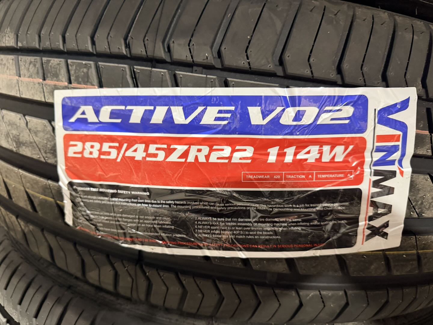 285/45zr22 114w ACTIVE V02 all season Vinmax