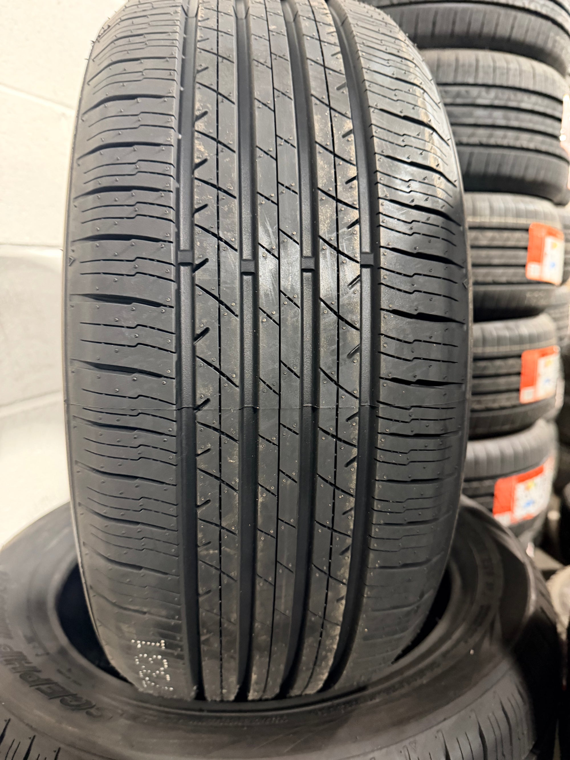 225/65r17 102h mk668 Mileking