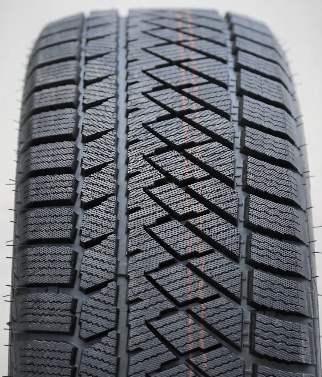 235/65r18 xl 110t mk687 winter Mileking