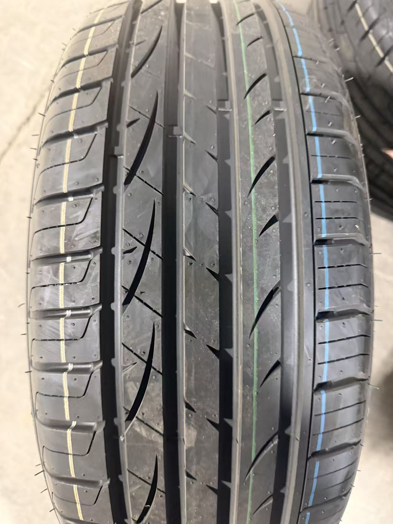 235/50r19 99v mk937 all season Mileking